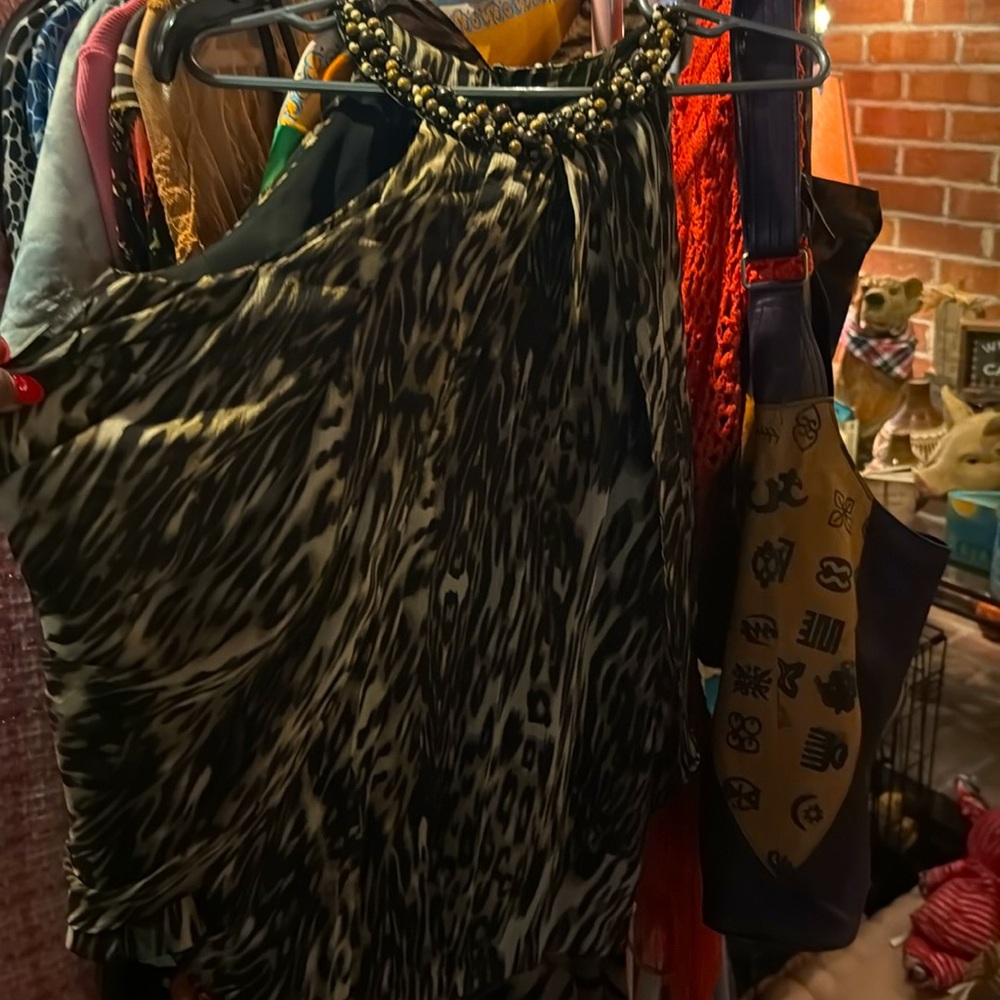 Leopard Too - Picture 2 of 2